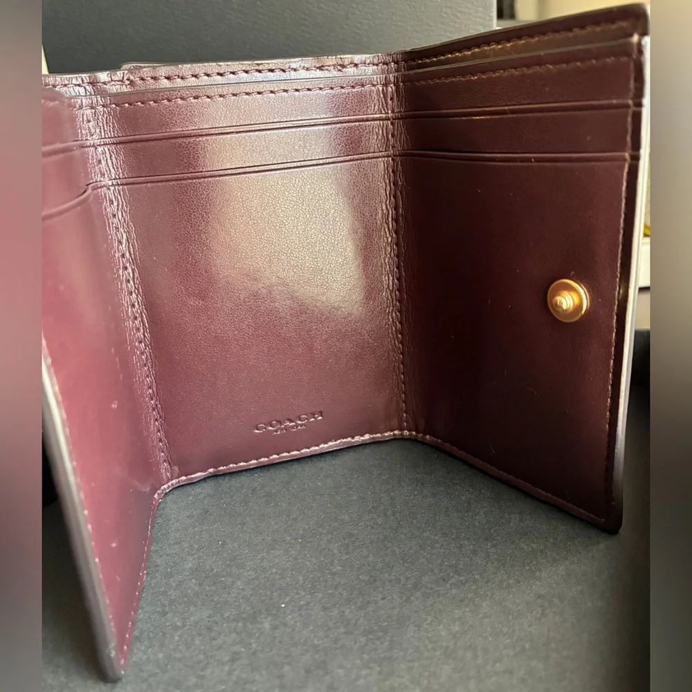 Coach Pebbled Leather Compact Wallet - Fuchsia Pink